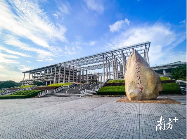 安博手机网页版登录入口校园图景。受访者供图